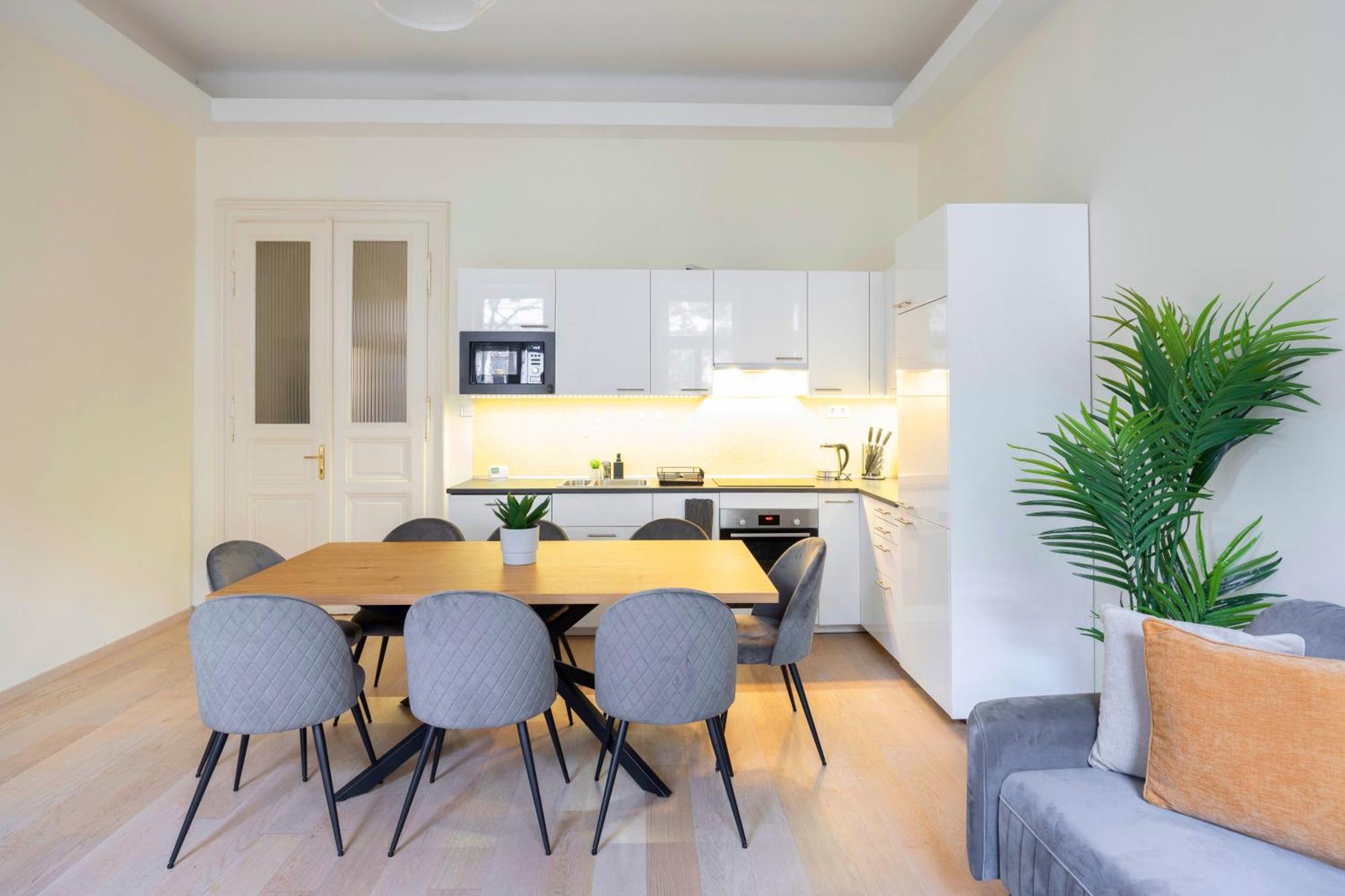 Exclusive & Spacious Central Residence W/ 4Bedrm 2Bathrm Budapest Luaran gambar