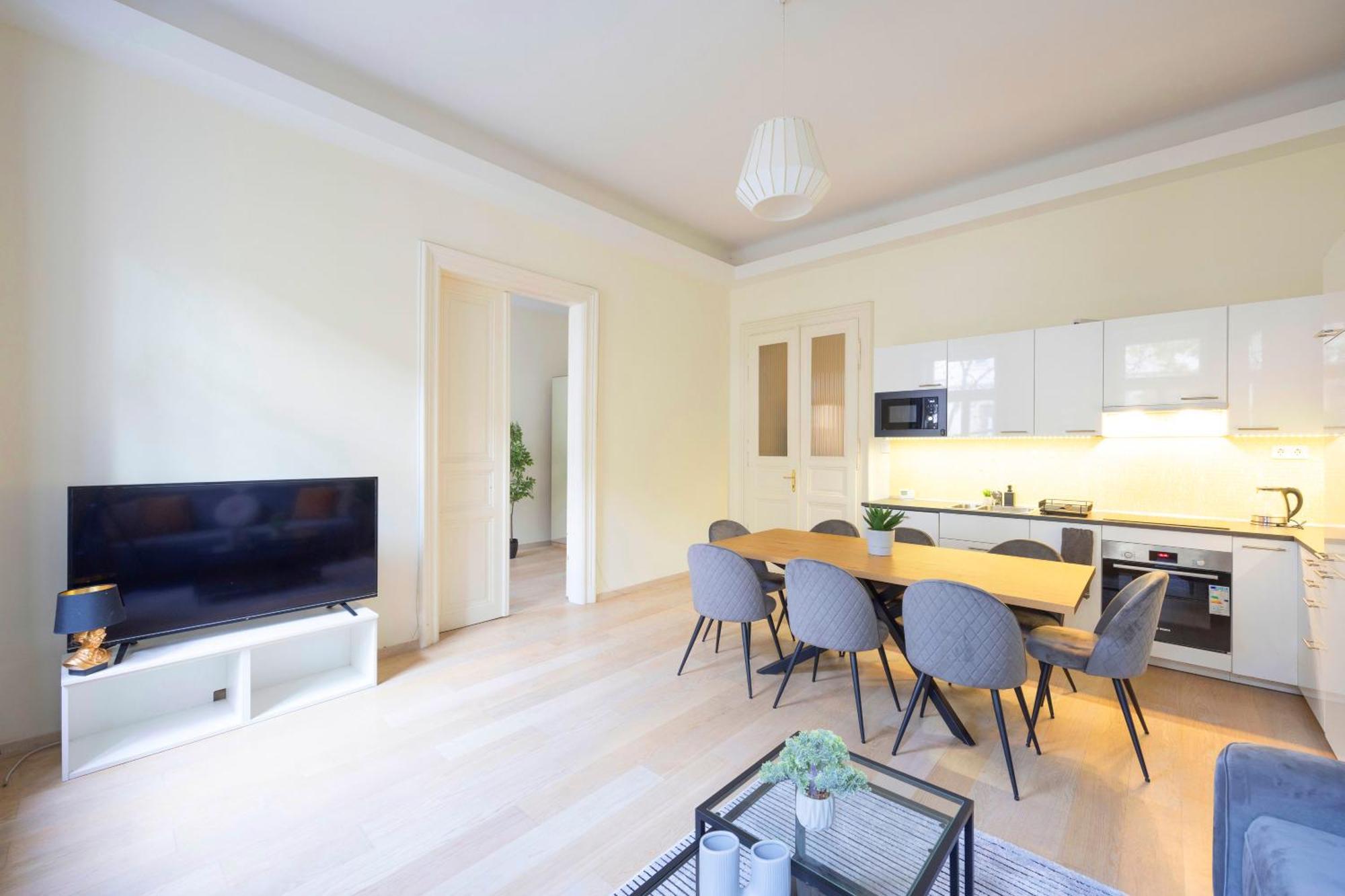 Exclusive & Spacious Central Residence W/ 4Bedrm 2Bathrm Budapest Luaran gambar